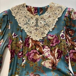 Vintage 80s Cottagecore Dress Women's S/M Dark Floral Lace Bib Romantic Prairie
